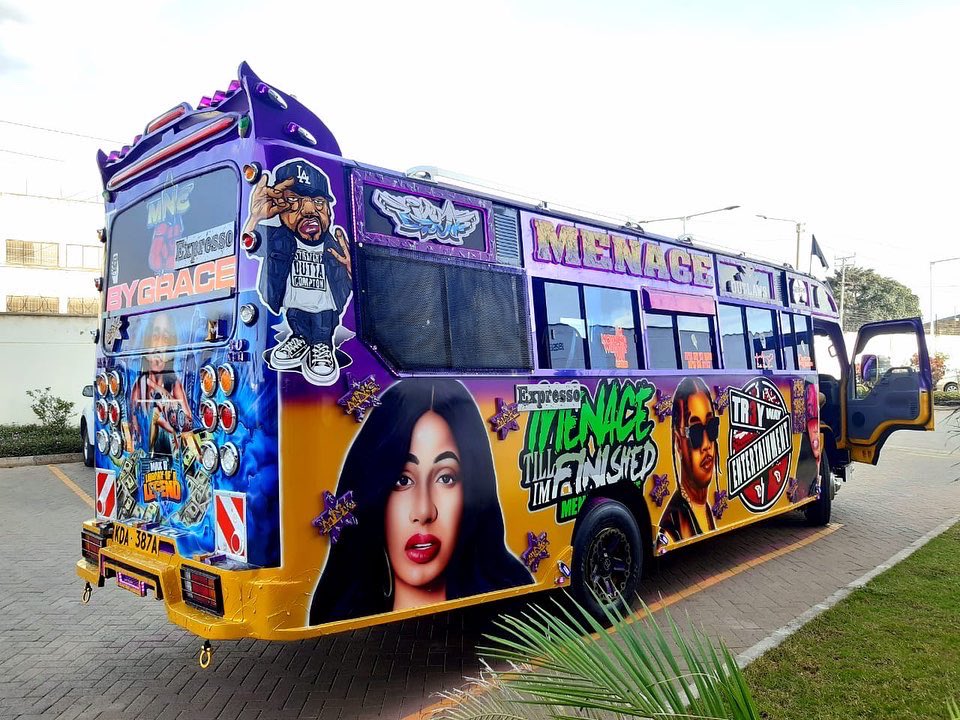 Another BadAss KDA for the streets!!
🆕 MENACE representin’ Kasarani Route 17B #KCI

#Matatu #LongLiveTheMatatuCulture 
#MatwanaMatatuCulture  Matwana.co.ke