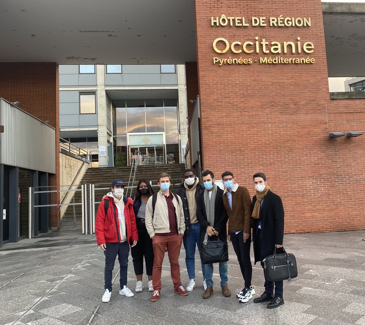 Aujourd’hui les élus, syndicats étudiants et la Région <a href="/Occitanie/">Région Occitanie</a> se sont réunis pour discuter des dispositifs à mettre en place pour la vie étudiante en cette période #COVID 

👉🏽 Précarité étudiante
👉🏽 Vie étudiante 
👉🏽 Qualité des formations 
👉🏽 Détresse numérique 

#ACTION 🚨