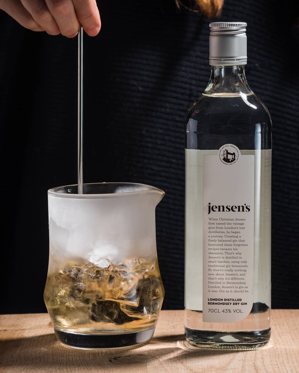 Did you know its #LondonCocktailMonth 😝 Here's our #CocktailOfTheWeek a classic #FiftyFifty🍸

You'll need:
- Cracked ice
- 35ml of Jensens Bermondsey Dry Gin
- 35ml Noilly Prat Dry Vermouth
- 2 dashes orange bitters
- Small piece of lemon peel 🍋