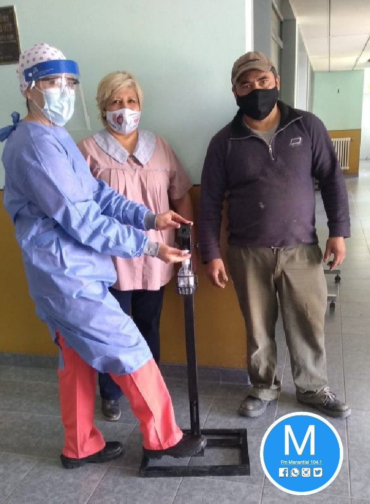 14/10/20
#PasoDeIndios
#EntreTodos #NosCuidamos del
#COVID19
🔹️Vecino Solidario Dono al Hospital un "Dispenser para El Alcohol en Gel"👏👏 https://t.co/XGrRObqJ0w