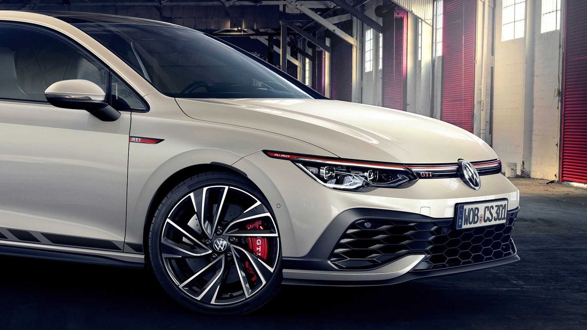 neuspeedaps's tweet image. ANOTHER announcement from @VW! Here's the all-new GTI Clubsport Mk8. The new EA888 Gen4 pushes out nearly 300 horsepower to the front wheels via an exclusive 7-speed DSG transmission.