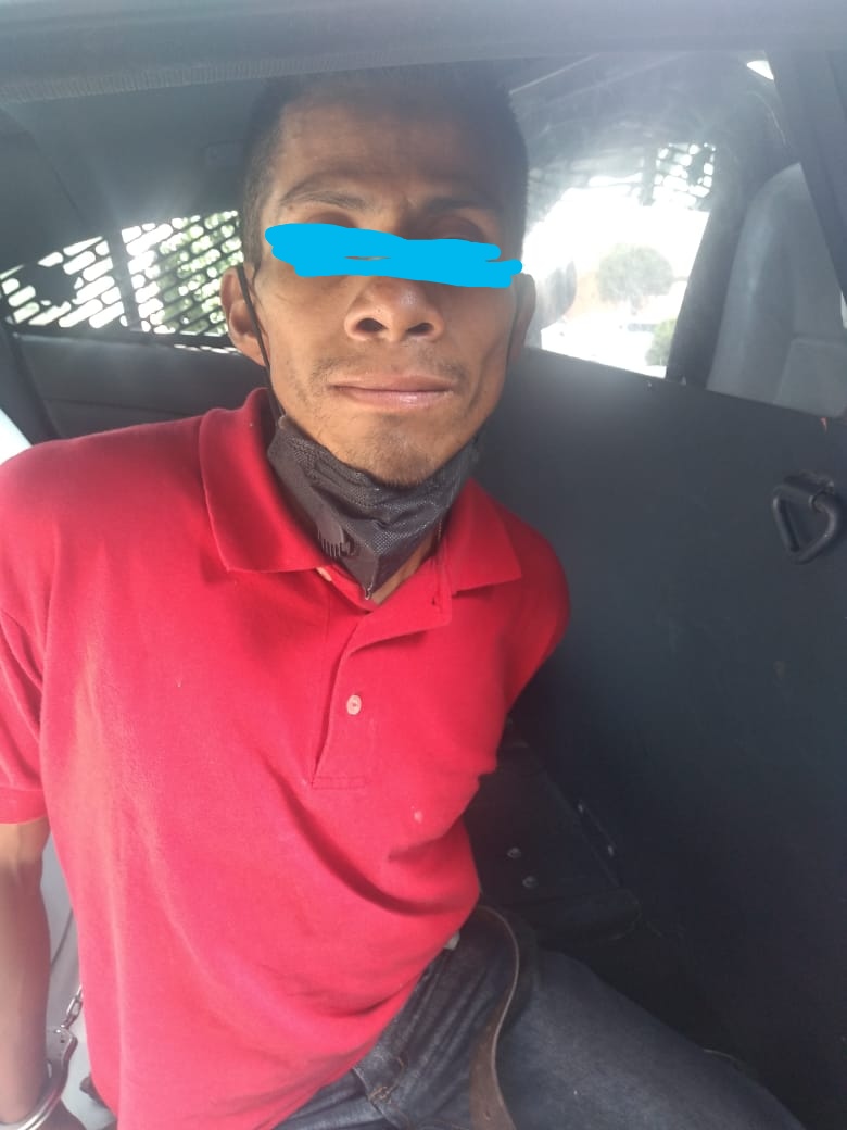 VecinosCUPA's tweet image. Asaltante detenido en amores y parroquia, ingresó a la unidad para esconderse pero lograron capturarlo, si lo reconoces denúncialo #vecinosUnidosMulti @GoliatBJ @AccionesBJ @En_laDelValle @ColDelValleBJ @BJAlcaldia