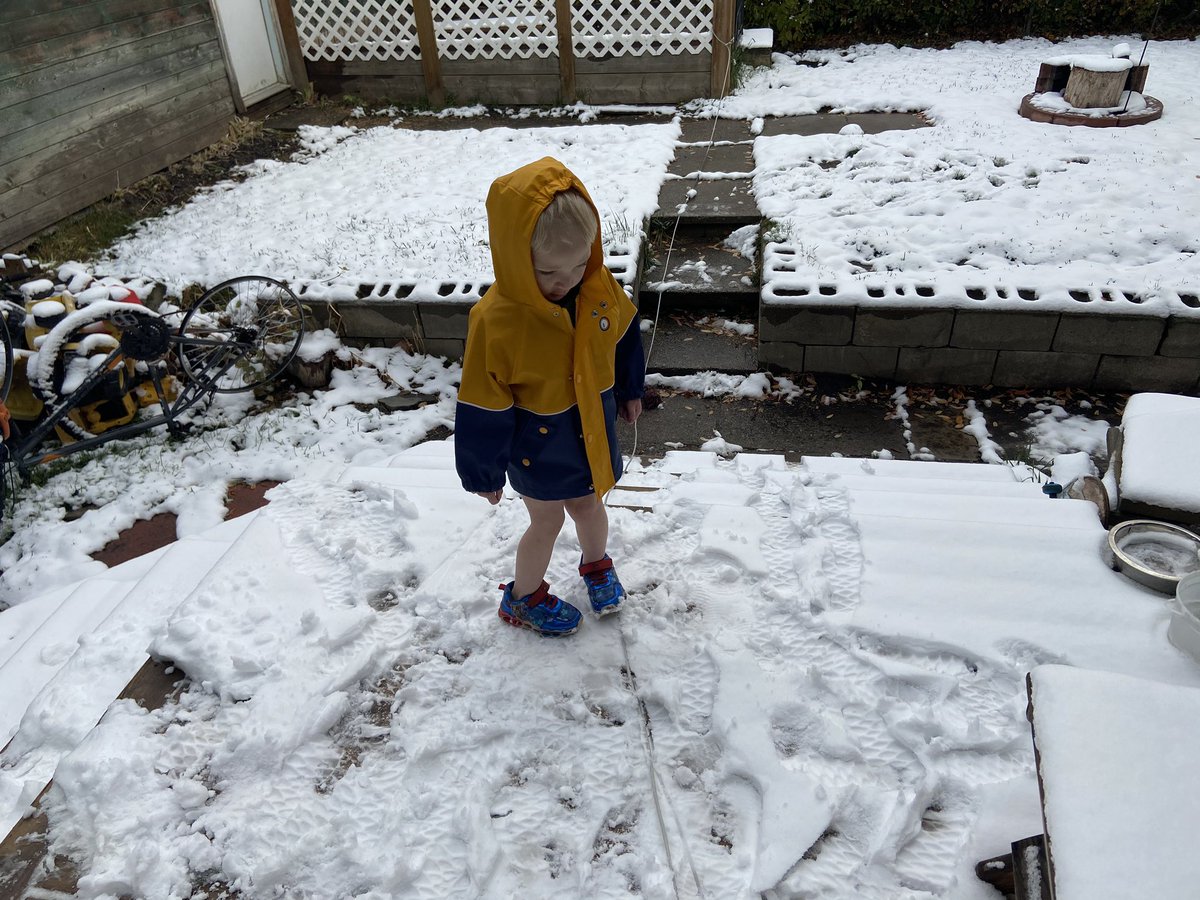 acturner1982's tweet photo. @GlobalCalgary And one of my youngest outside. He loves the snow https://t.co/1Bn0vilhXD