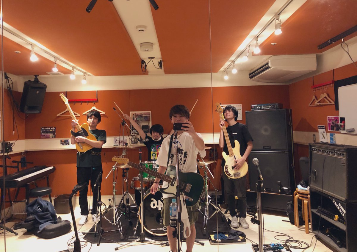 takescade's tweet photo. 10/16 ESAKA MUSEの矢田企画！
最終顔合わせリハでした！

短パンで過ごす最後の夜。

当日はお待ちしております！
楽しみましょう◎
ギリギリまでご予約お待ちしてますね^_^ https://t.co/RSuaFJi1Ay