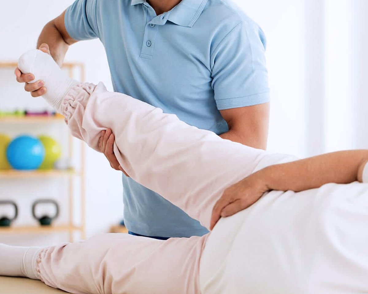 OaaFoundation's tweet photo. OAA's physical medicine specialists are specially trained in treating patients with musculoskeletal, neurological, and bio-mechanical disorders.

Meet our Physical Medicine specialist Michelle Cintrón! 👋👋  https://t.co/54AEywTvaL https://t.co/S3p0veCW3z