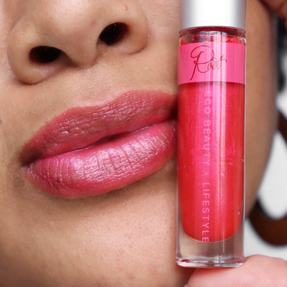 Coat your lips in moisture + comfort while our Glossing Lip Serums deliver key ingredients to intensely repair + condition your lips.⁠ 💄
l8r.it/cTCr