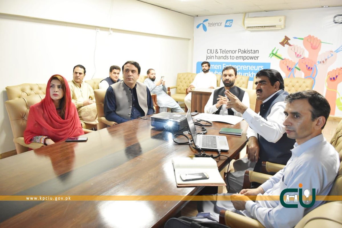 STITKPGovt's tweet image. مشیر سائنس و انفارمیشن ٹیکنالوجی خیبرپختونخوا @ZiaBangashPTI کی زیرصدارت خیبرپختونخوا کمپیوٹرائزیشن آف لینڈ ریکارڈ منصوبے میں اب تک کی پیش رفت کے حوالے سے جائزہ اجلاس.

اجلاس میں پراجیکٹ ڈائریکٹر کمپیوٹرائزیشن آف لینڈ ریکارڈ سمیت دیگر افسران شریک، #DigitalKP #KPCIU