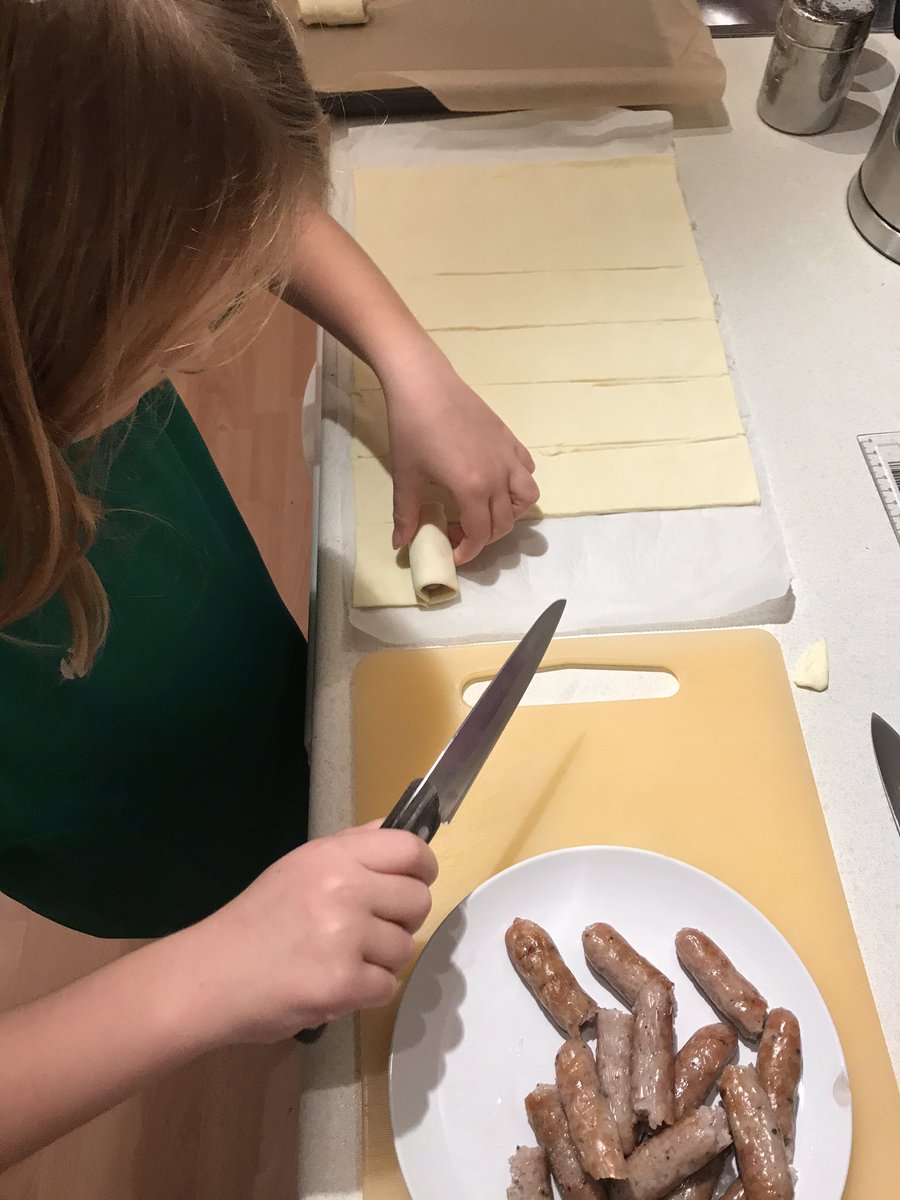 Norgeous's tweet photo. When youβve been very busy at school. Are starving. But deliriously happy that Mummy suggested making cheats sausage rolls π#familylife #2forme https://t.co/fyOD5Bhx3i