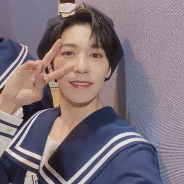 keonhee_br's tweet photo. {24.09.20} - Atualizações do #KEONHEE no @official_ONEUS 

Saudades, ToMoon🌙💕
Faz só uma semana que eu estava pensando "Os Moons vão gostar desse look, né?" e esperando pra ver a reação de vocêsㅠㅠ 

+ https://t.co/mkaQnkx6tY
