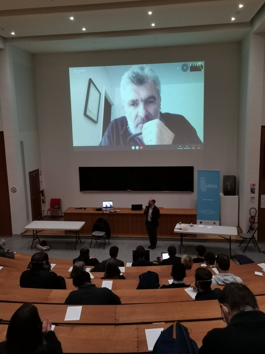 labo_Loria's tweet photo. #ColloquiumLoria en direct avec Jean Lassègue pour poursuivre sur le thème de la #justice #digitale, séance de questions-réponses avec le public. #philosophie #droit
@INS2I_CNRS @CNRS_Centre_Est @Inria_Nancy @Univ_Lorraine https://t.co/YKedEb0vwq