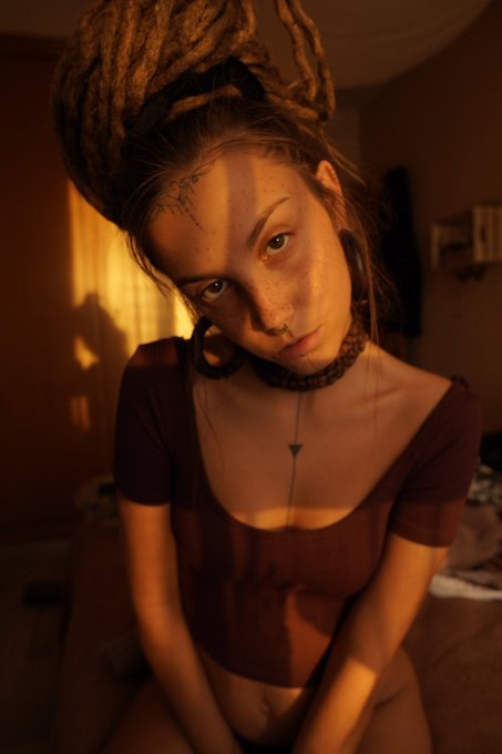 Hi 🖤 https://t.co/ANGiUQyUM0