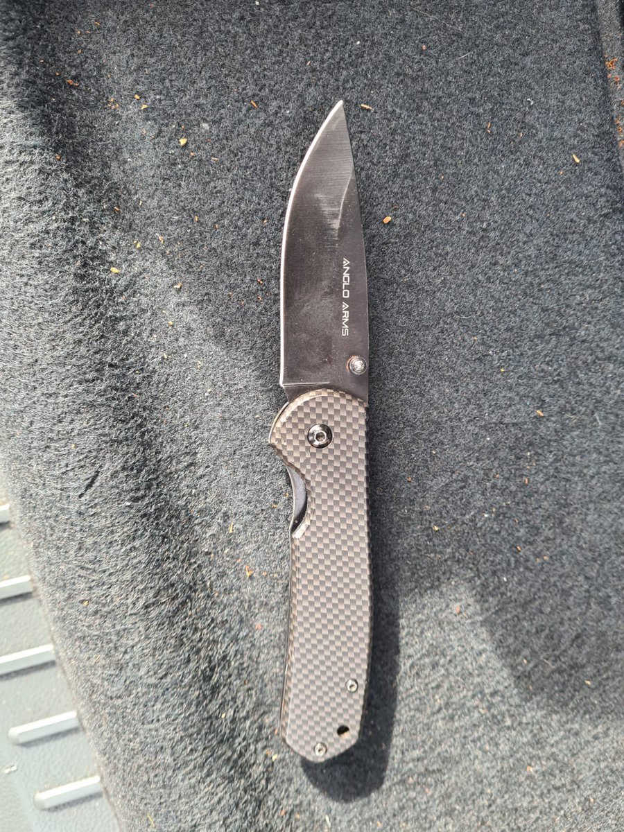 ealingMPS's tweet photo. #WestAreaVSU Team 2 have taken another dangerous offender off the streets. Stop and search of a male on the Islip Manor Estate in @MPSNortholtMand revealed this nasty knife. #stopsearchworks #knifecrime #spaceforone https://t.co/J8nQLQ6Kzc