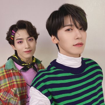 keonhee_br's tweet photo. {25.09.20} - Atualização do #KEONHEE no @official_ONEUS 

Ep.1 Encontrei um amigo na pista de patinação⛸

Não seria algo assim?ㅋㅋ
E se vocês fossem dar um título pra essas fotos?🕺
Confio no senso de humor dos Moons😉💗

#ONEUS https://t.co/aUIwTi5Gez