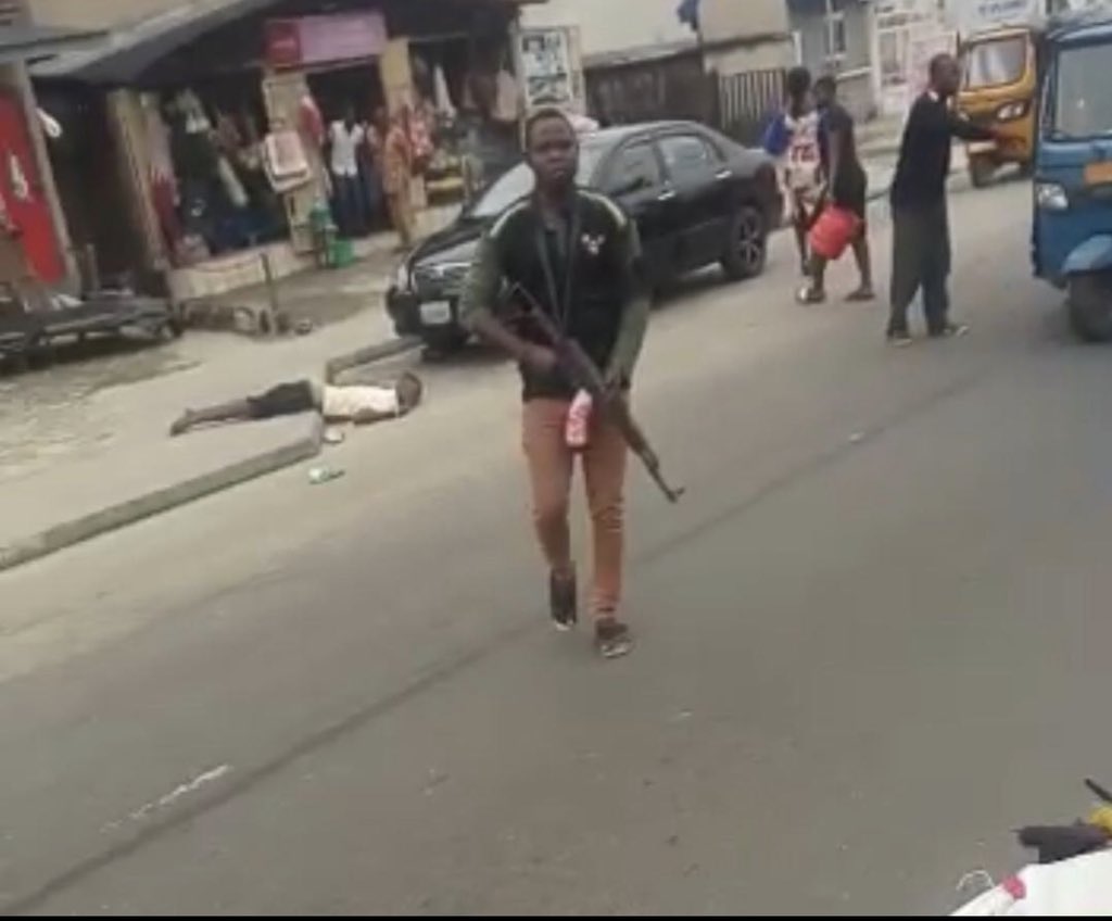 This picture below shows one of the more recent victims of police brutality in ph and the perpetrator. We marched yesterday but I can't honestly tell myself that we achieved anything. Did we demand justice for Sleek? Did we call for the prosecution of his killer? #EndSARS