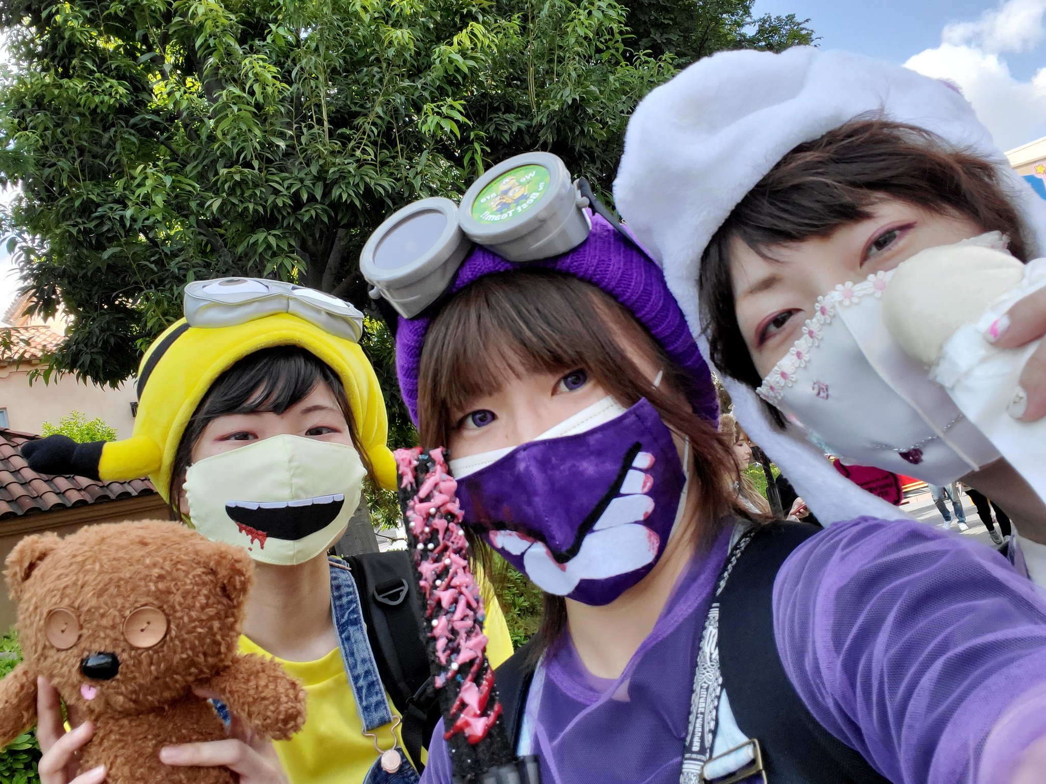 ユニバーサル スタジオ ジャパン公式 みんなの マスクコスプレ を紹介 ミニオンズの仲良しコーデ でおかえりなさい ぜひみんなもパークの仲間になりきって 写真をとってみてね マスクコスプレ選手権 Usj T Co Zu1zcitqdx Twitter