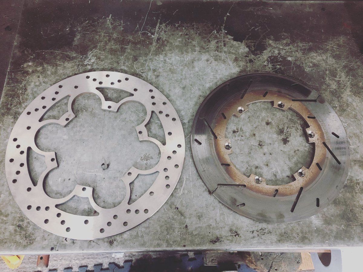 MPurslowRacing's tweet photo. Got a new disc for the Honda 500/4 after the old one cracked. I think you’ll agree that the new one looks much better 😁👌🏼 it’s 20mm bigger in diameter and also 200g lighter. #brakes #racepart #racedisc #honda #hondarasing #500four #racing #roadracing https://t.co/M03p88bG85