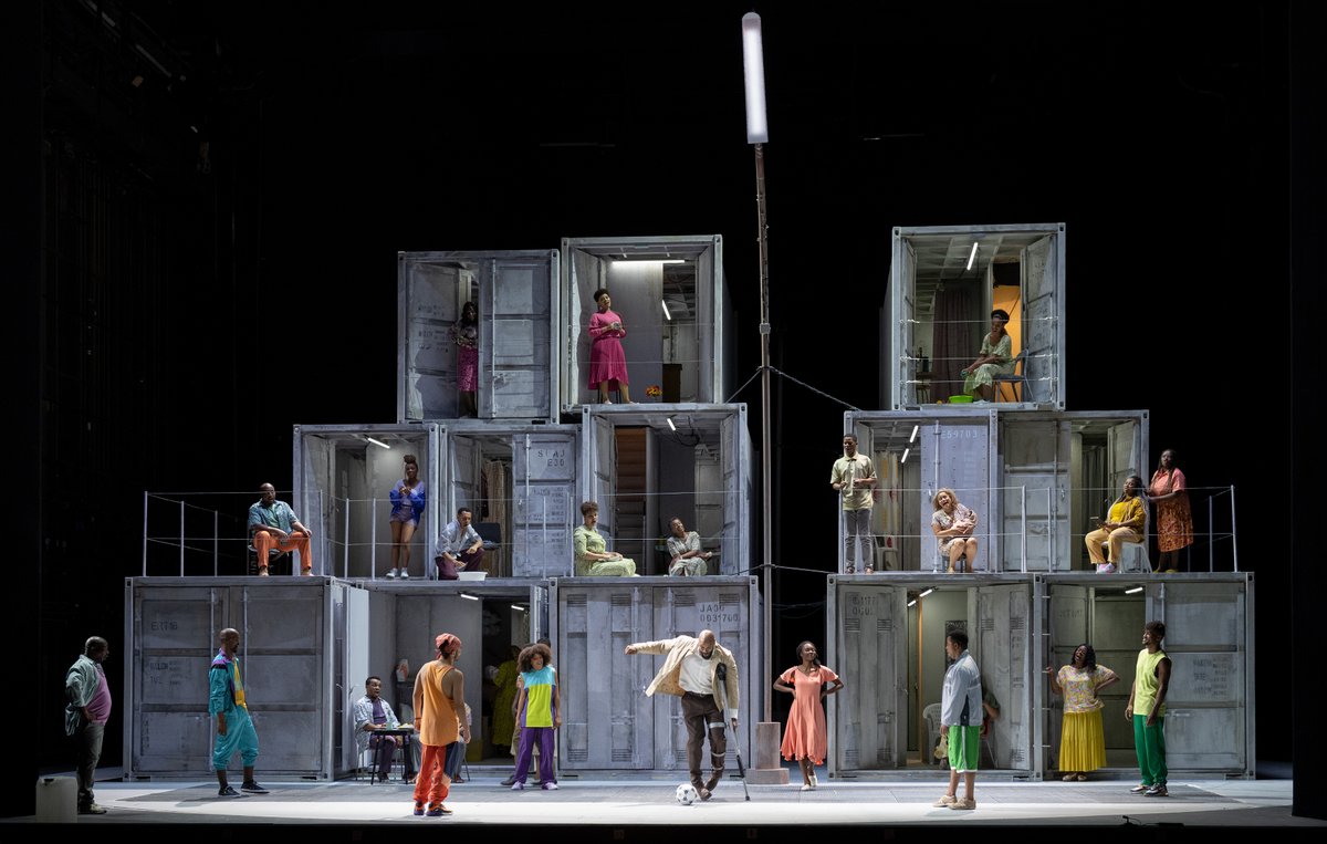 TheaterWien's tweet photo. #OpeningNight #PorgyandBess #ToiToiToi 
#EricGreene as Porgy and #JeanineDeBique as Bess conducted by #WayneMarshall directed by #MatthewWild 
Photo by #MonikaRittershaus https://t.co/rDLZhPRkjE