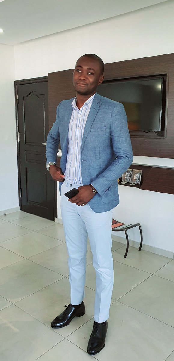 RomarickATOKE's tweet photo. Construis-toi toi même, plutôt que d'attendre que ça te tombe du ciel. Et apprends à saisir la moindre opportunité ! #DesignYourFuture #NoPainNoGain
https://t.co/ZZmUe79OtH
#RAQuote #RALife https://t.co/k1RByNtluD