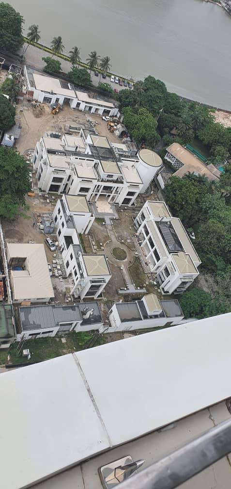 SaharaReporters's tweet image. PHOTO: Aerial View Of Lagos Former Governor, @AsiwajuTinubu’s New Multi-billion Naira Mansion On Queens Drive In Ikoyi