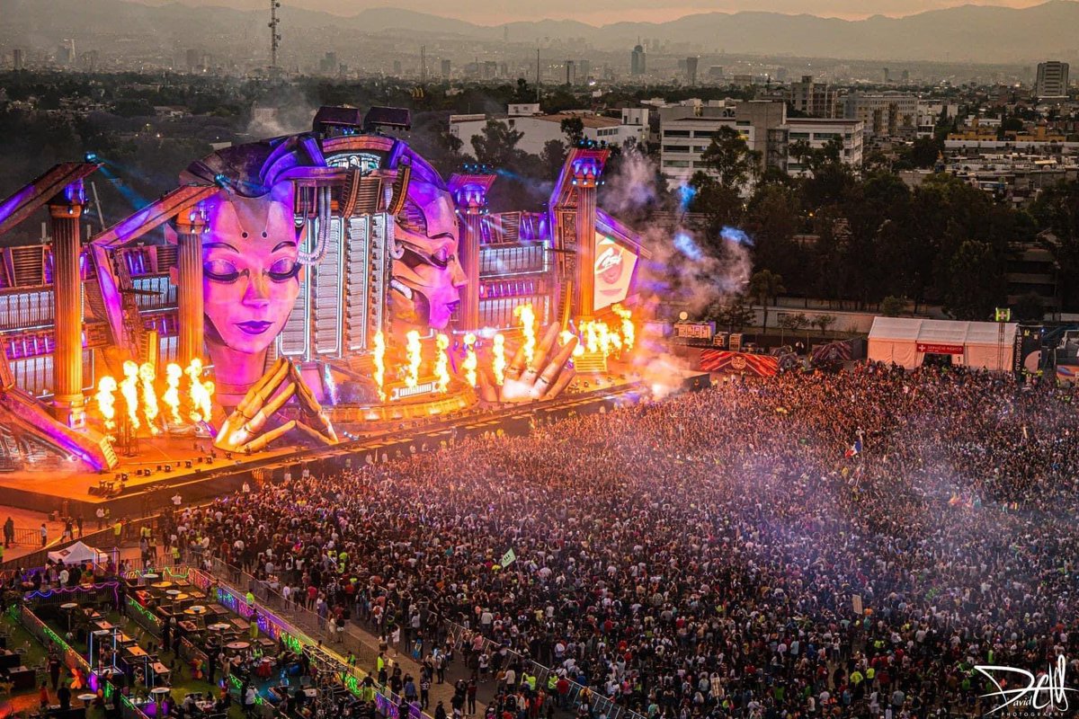 plur_lifemx2's tweet photo. COMIENZA LA VENTA DE BOLETOS!!

Gracias al tío EMPO sabemos que la venta de boletos para EDC Mx 2021 podría comenzar a FINALES DE OCTUBRE 😱 Los precios se mantendrán igual que la edición 2020 y la próxima semana conoceremos la tabla de costos y fases 🔥
Están listos, Headliners? https://t.co/gadQPNeiH7