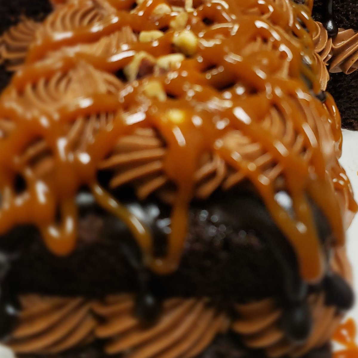 Ferg_Natalie's tweet photo. There's always room for cake!!!!!
#LayersOfChocolate 
#Caramel 
#Pecans 
#NataliesCakesAndMore https://t.co/9JqJQNEsKh