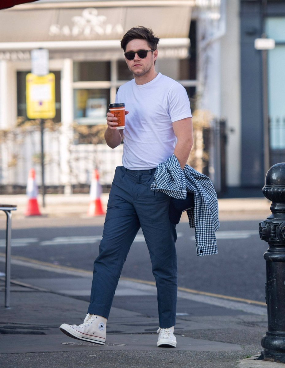 Niall Horan in converse: a very much needed thread