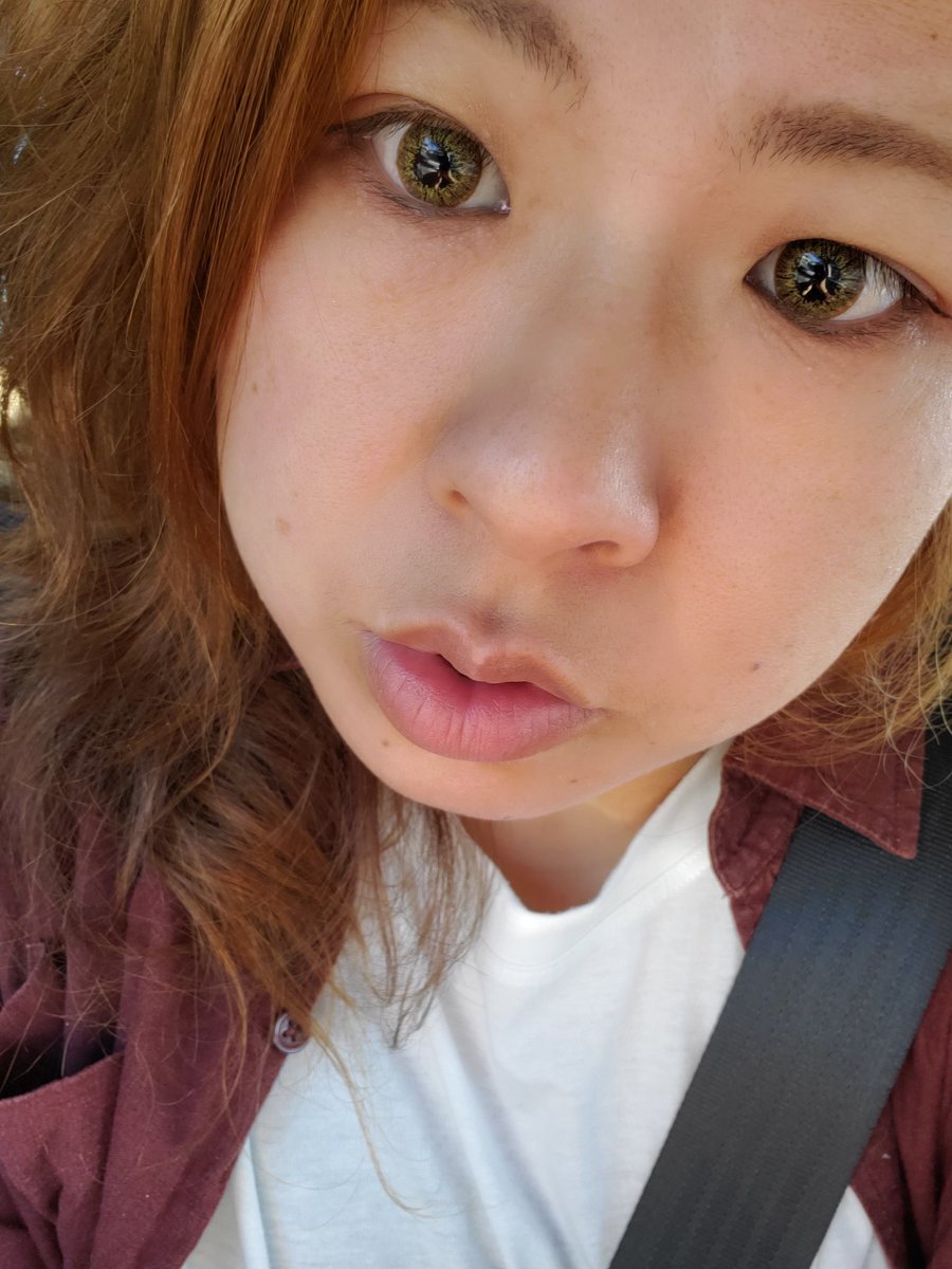 何歳までカラコンしていい 何歳までカラコンしていい