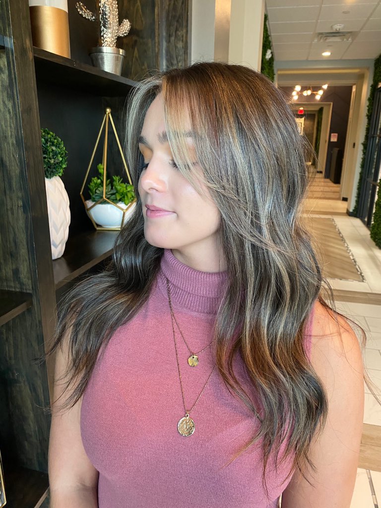 KrJoslin's tweet photo. lil’ fall before &amp; after for you guys 
🍂🌙🍁✨🎃 https://t.co/Gz2eRqYweh