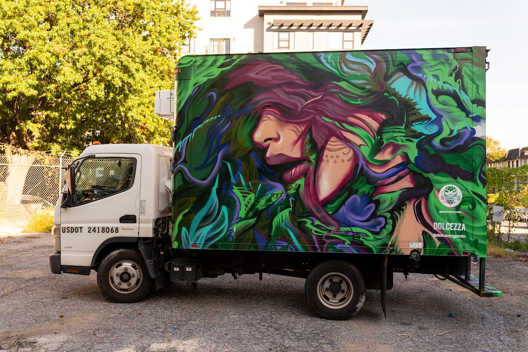 dcwallsfestival's tweet photo. Ready to roll π¨π
Amazing new work by @RodrigoPRADEL for @dolcezzagelato! Thank you #DolcezzaGelato for supporting POW! WOW! DC π
π·: @jthomphotograph #PowWowDC https://t.co/7mXk1M1twW