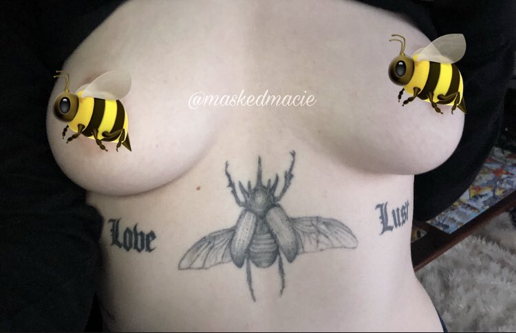 maskedmacie's tweet photo. B cups and Bumblebees 
in the morning ☀️✨

(PS SUPER sorry for my absence, my phone is playing up a lot 😓😭 I’m gonna try and tough it out until next month when I can get a new phone📱😍) https://t.co/EDBJOShuzs