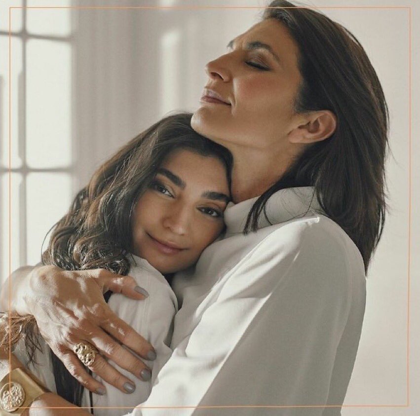 donia_trump's tweet image. Mariana Arias no tuvo una hija, se clonó!