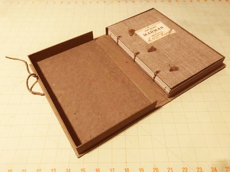 atxbookarts's tweet image. Learn to make sturdy boxes for books or a variety of objects in the Drop Spine Box workshop with Kevin Auer. Via Zoom on 3 Mondays, Oct 26th, Nov 2nd, &amp;amp; Nov 9th, 6-7:30pm (CST). Register today! ow.ly/86xE50BSBeU
#bookarts #dropspinebox