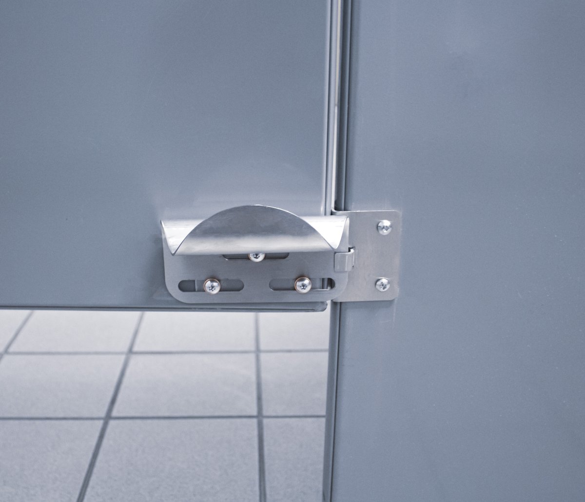 AllPartitions's tweet image. Ultra hygienic, hands free toilet stall door latch.  Stop the spread of germs! Order here: allpartitions.com/hands-free-sta…
#COVID19 #StaySafe #infectioncontrol #Hygiene