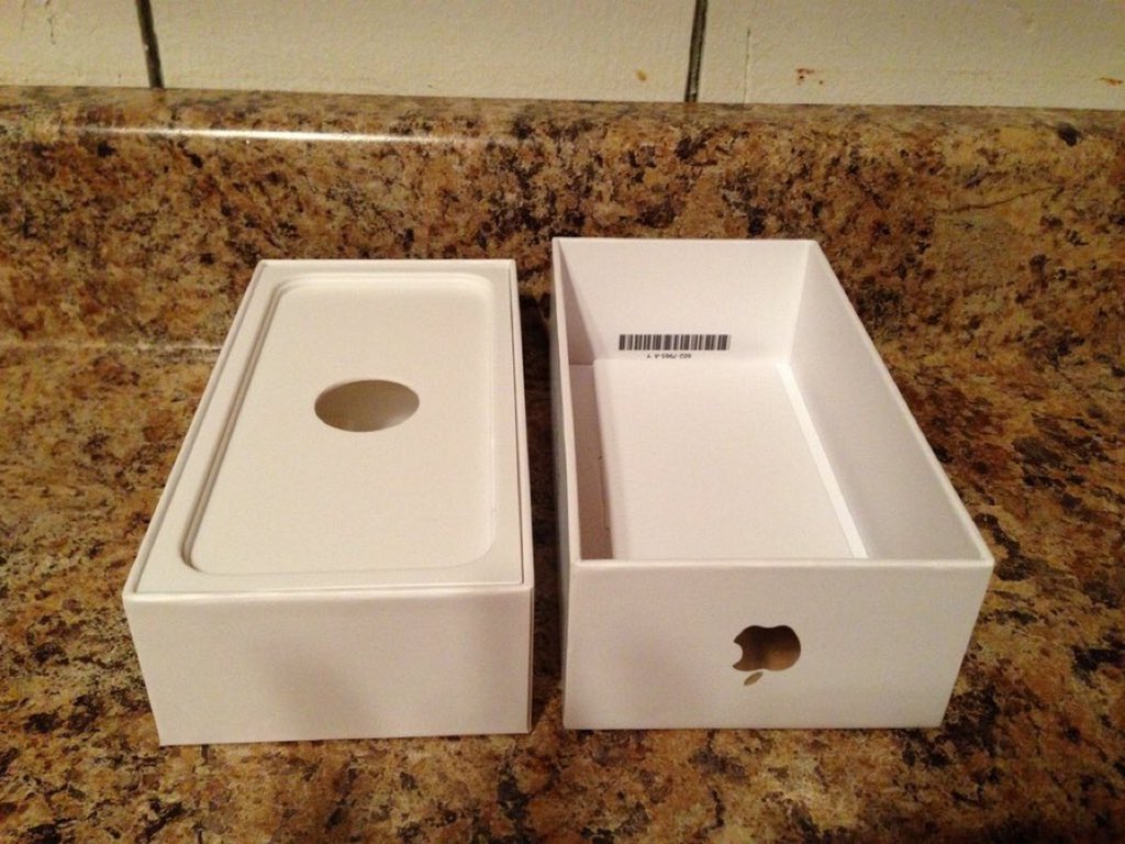 iPhone 7 مافي فتحه سماعه
iPhone X مافي زر هوم
iPhone 12 مافي سماعه او شاحن
iPhone 13: