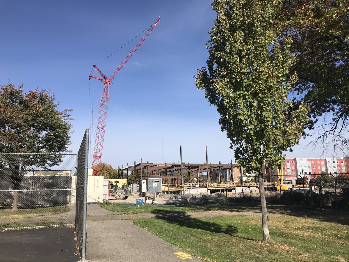 EnrightPark's tweet photo. Now that the steel is starting to go up, it’s only going to be a matter of weeks before we see the full scale of what is replacing #PennPlaza and looming over the neighborhood. https://t.co/kn94fygNSq