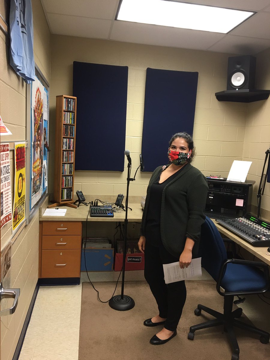 CASDk12learning's tweet photo. First Spanish radio broadcast today. Begins airing daily (M-F) 10/19/20 at 11:30AM and 7:30PM #Trojanradio #92.7 https://t.co/cJAGaDiJlv