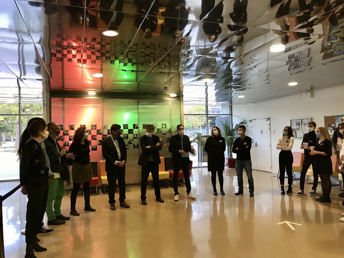 ENSIIE's tweet image. Très heureux d’accueillir pour la 2ème fois consécutive avec le @C19Evry l’exposition EVRY MON AMOUR réalisée par les étudiants DNMADe du @LyceeGBrassens 📸

Une belle soirée d’inauguration et d’échanges avec @VilledEvryCourc @Prefigurations @Caue91 et de nombreux visiteurs 😀