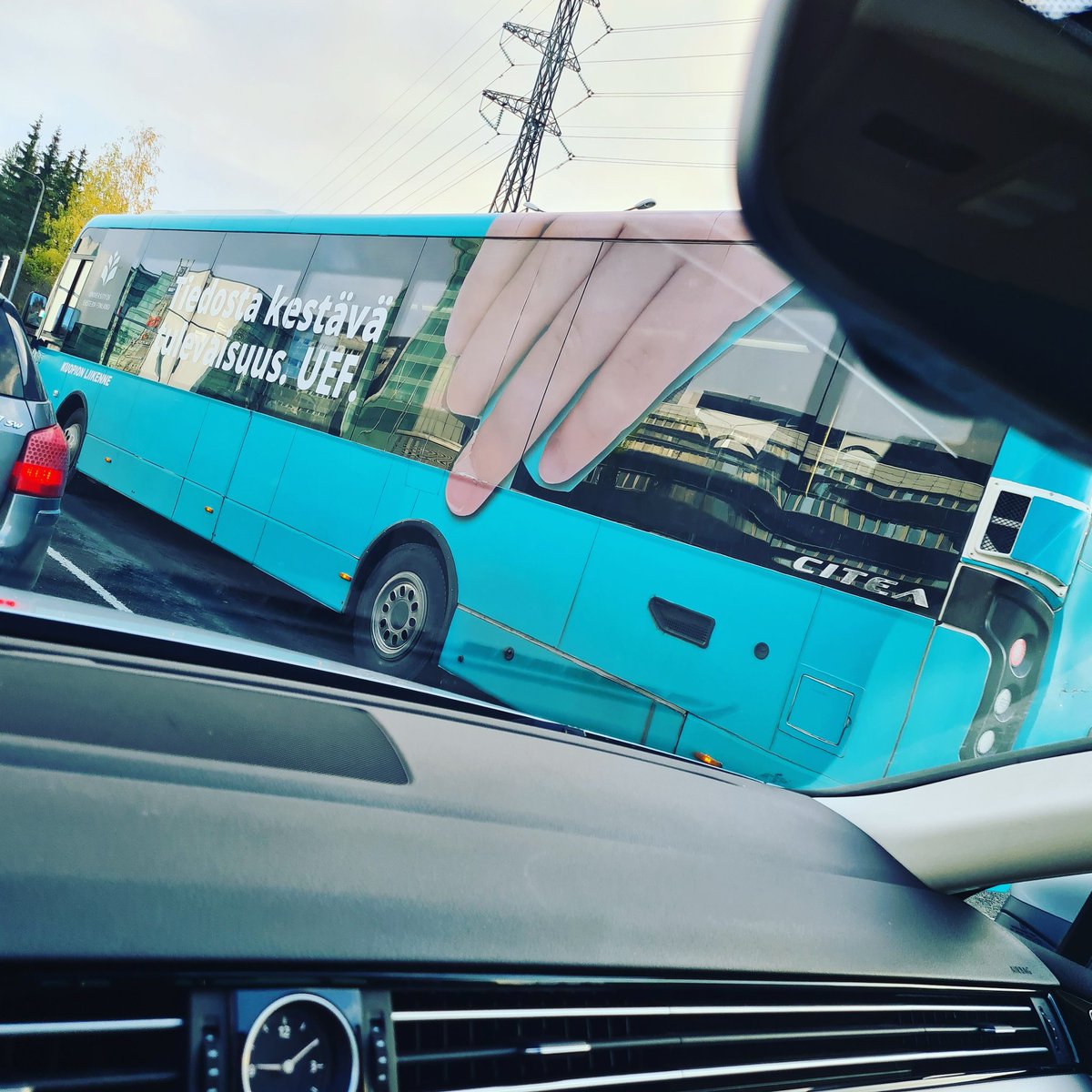 Haah. Hetken kesti ennen kuin tajusin tuon käden funktion. 😄😄😄 <a href="/UniEastFinland/">University of Eastern Finland</a> #dowhatyoulove #nöönnööön #hyvinnäkyy