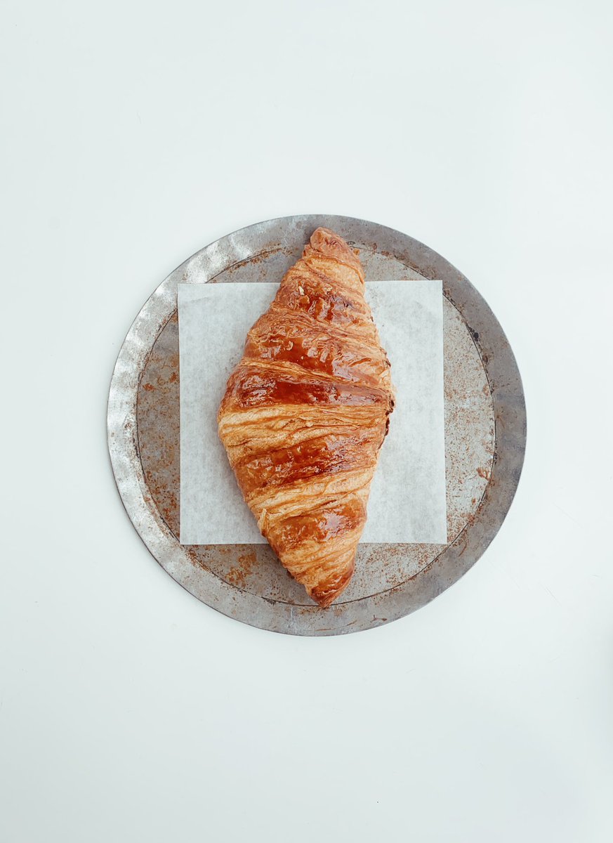 third time was the charm. finally got a look+taste of Destroyer. 

I really really really - did I say really enough lol - like that they serve <a href="/RoselineCoffee/">Roseline Coffee</a>. that was a nice surprise!

while it was a lil too hot to the tongue initially, I deciphered lovely notes + enjoyed this!