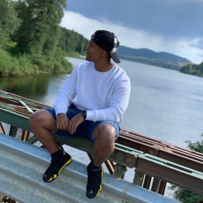 LevyDerri's tweet photo. #NewProfilePic https://t.co/k1M4msBqmL