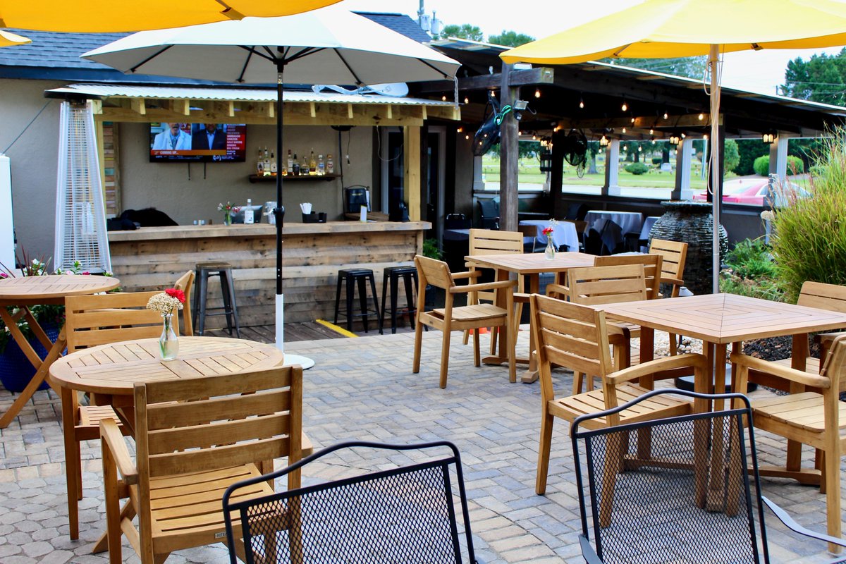 336events's tweet photo. Giovannis Italian Restaurant: al fresco at its Finest!
Before the warm weather arrived, they took advantage of the downtime and did a lot of renovations both on the inside and the outside of the restaurant. Then, when the day came that they could...
https://t.co/YB47HB7f5N https://t.co/qSxrHpaAOa