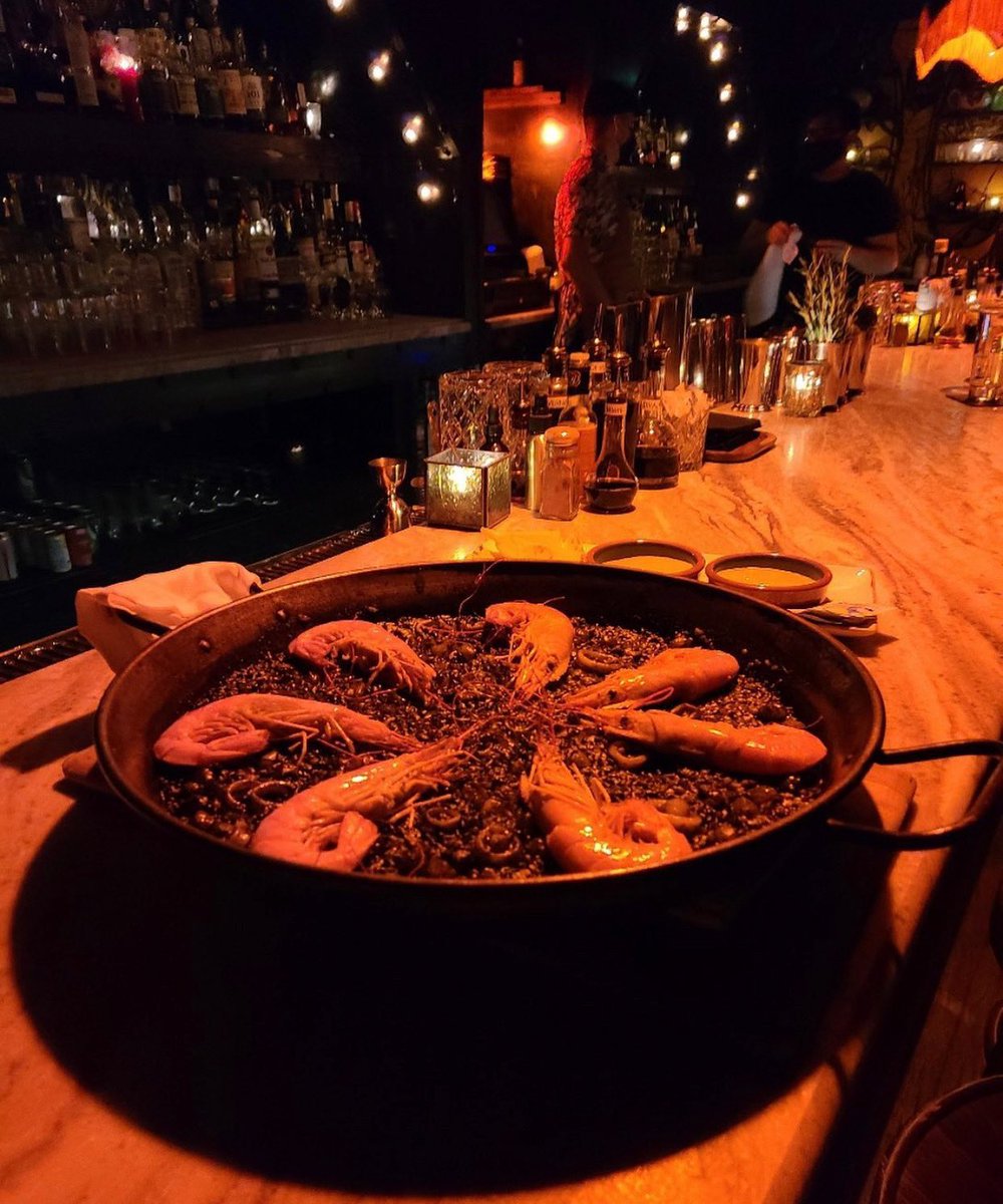 Dinner, a show, 𝓪𝓷𝓭 𝓪𝓵𝓵 𝓽𝓱𝓪𝓽 𝓳𝓪𝔃𝔃... The Jonathan Marks Trio returns to @bordelchicago tonight for #HôtelDesArtistes 🎷 The question: Where else can you see live music in Chicago right now? The answer: NOWHERE... Go to BordelChicago.com now to book 🥁