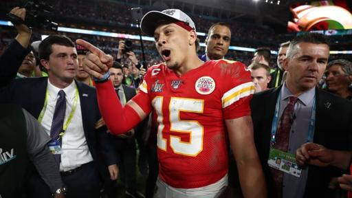 LinkCFM's tweet photo. "YOU ALMOST HAD US!!" Chiefs 38, Raiders 35 (OT). Mahomes had 300+ yards and 5 TD, including 2 to the rookie phenom TE Jackson Ellington. #letsgochief https://t.co/HzzW89DGdN