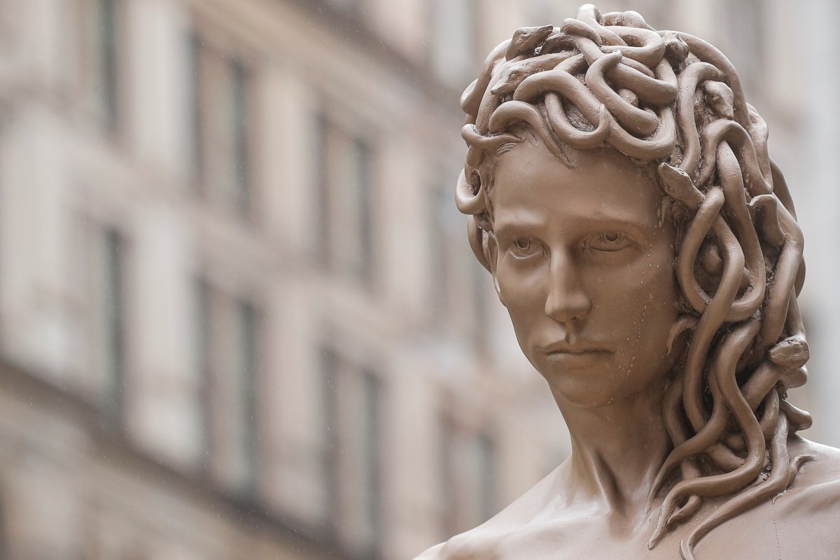 Medusa,Perseus,Harvey Weinstein,Statue,Medusa,Holding,Head,Perseus,Court,Ha...