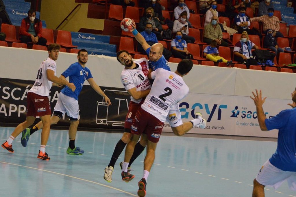 ASOBAL's tweet photo. 💫 #LigaSacyrASOBAL
📌 Jornada 5
🖥 @LaLigaSportsTV
📺 @la8valladolid
⌚️ Final
@atlvalladolid 32⚡️ @CdadLogrono 25
#️⃣ #LiveASOBAL #ATVLOG #saboreaASOBAL
📸 Enrique López https://t.co/sgFGxrgbBR