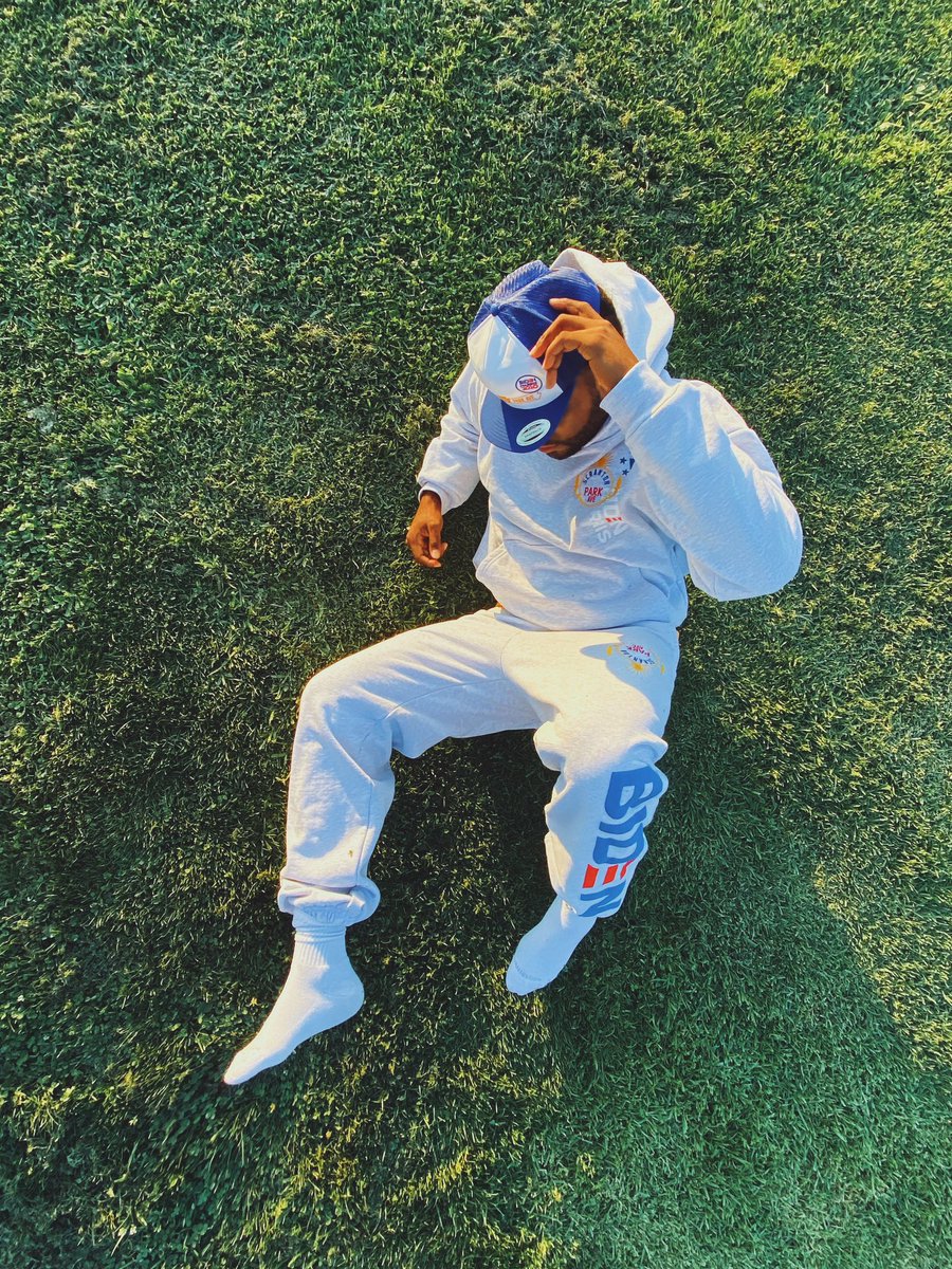 Saint_Jvmes's tweet image. #ImVotingFor...the many many lives of Black People that have been reduced to hashtags or art on t-shirts and social media by the hands of police brutality, leaving families broken and afraid. The recognition means nothing if there is no change. 
 
#ScrantonVsParkAve  #IYKYK