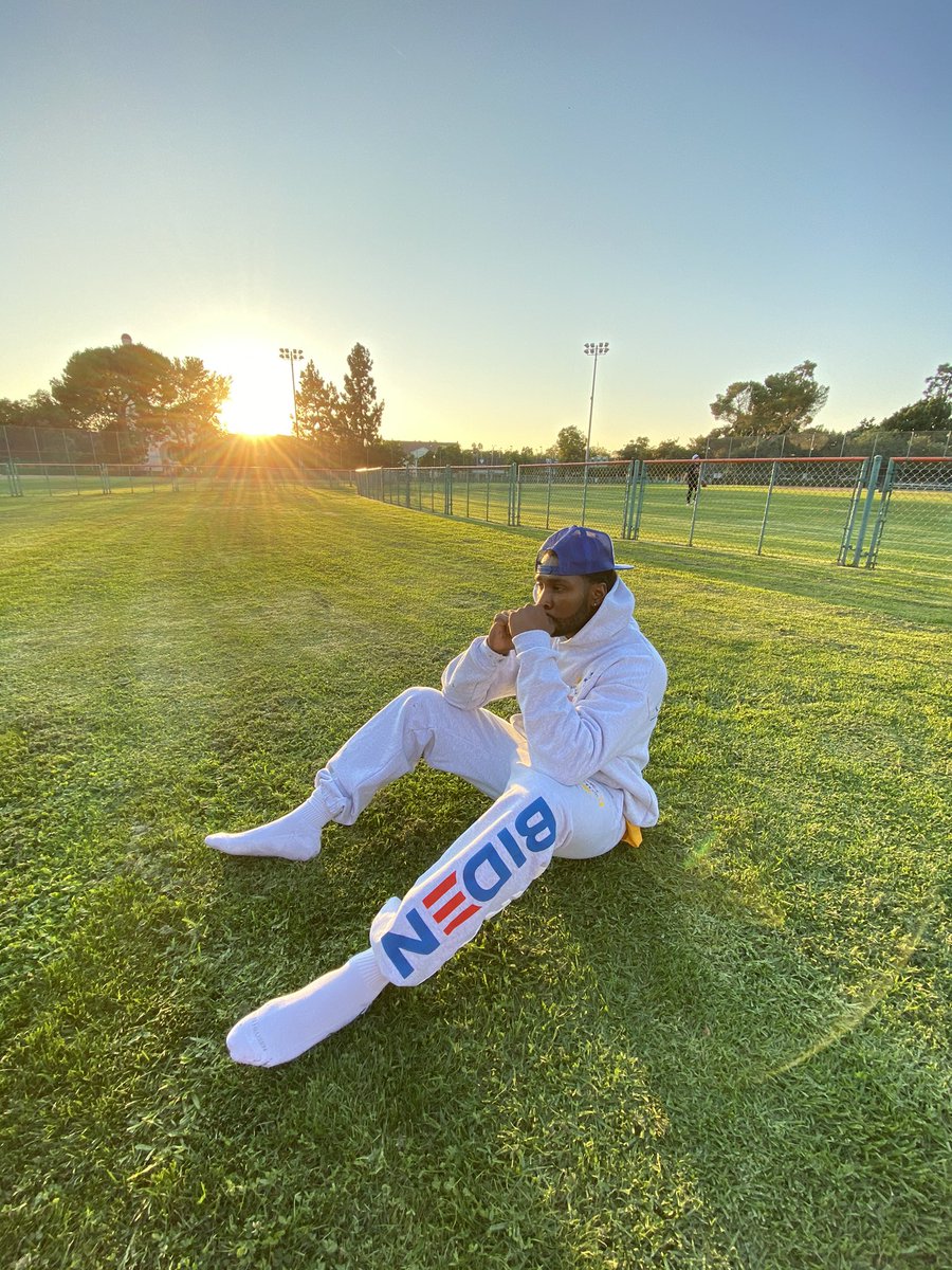 Saint_Jvmes's tweet image. #ImVotingFor...the many many lives of Black People that have been reduced to hashtags or art on t-shirts and social media by the hands of police brutality, leaving families broken and afraid. The recognition means nothing if there is no change. 
 
#ScrantonVsParkAve  #IYKYK