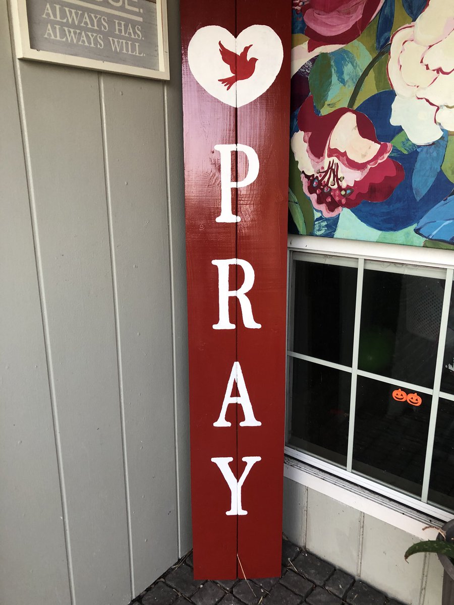 Leadyourstore's tweet photo. It never stops Prayer is the Key! my new sign posted up! What 👑 Kingdom are you building? God’s Kingdom! It’s filled with miracles and peace that passes all understanding. You encounter road blocks, but God crushes them!  and sometimes moves them. https://t.co/5CrH8UnvJk