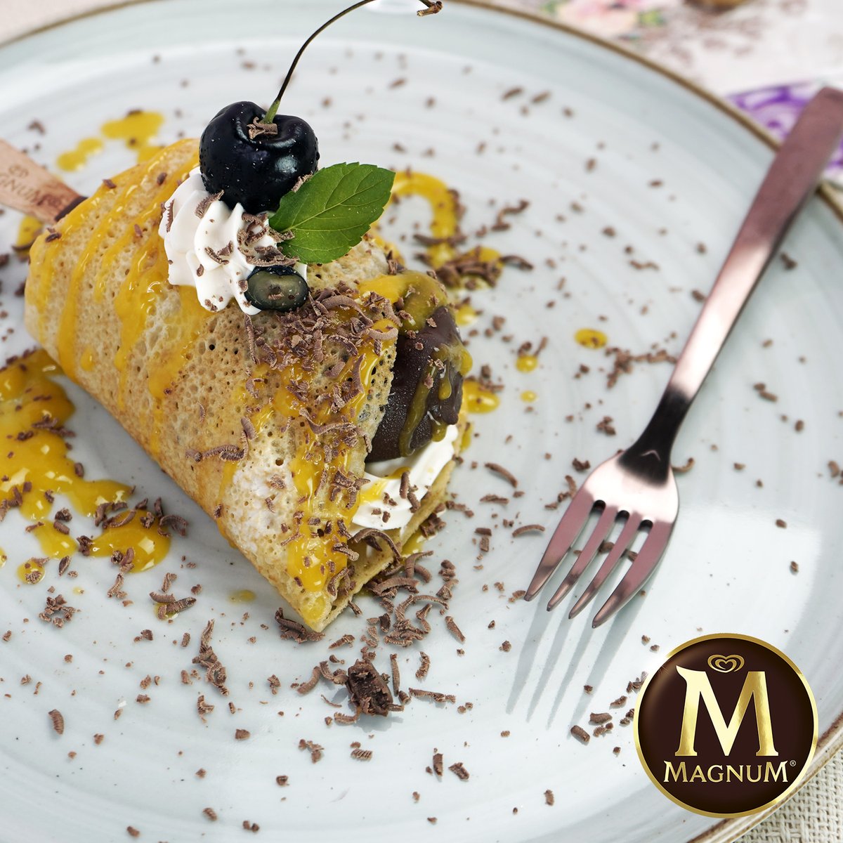 El placer de Magnum® se disfruta siempre ❤. En el #DíaMundialDelPostre disfrutemos al double preparando Crepas Magnum® Double. Encuentra la receta aquí : bit.ly/3j02E5k