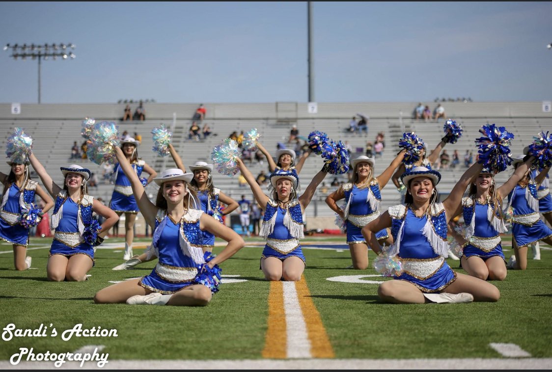JadynnScott's tweet photo. Doing what I love with the people I love 💙 https://t.co/z3iSaVioNn
